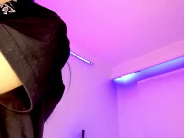 Gloomydoll Chaturbate stream image from April 29, 2025