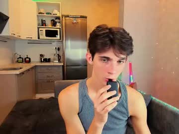 Aaron_Bang Chaturbate stream image from April 29, 2025