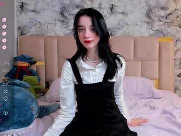 Luxette Chaturbate stream image from April 29, 2025
