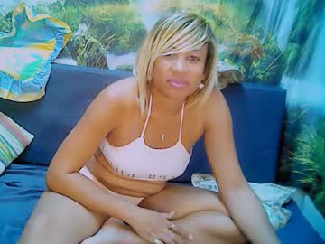Foxybrown4u Chaturbate stream image from April 29, 2025