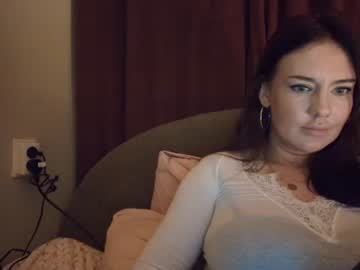 Ninaofficialx Chaturbate stream image from April 29, 2025