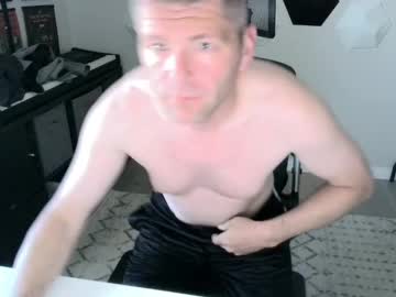 Bigbadbull01 Chaturbate stream image from April 29, 2025