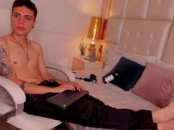 Dark_Sun333 Chaturbate stream image from April 29, 2025