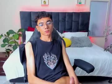 Phillicious_ Chaturbate stream image from April 29, 2025