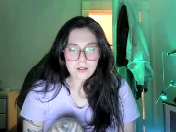 Rose257044 Chaturbate stream image from April 29, 2025