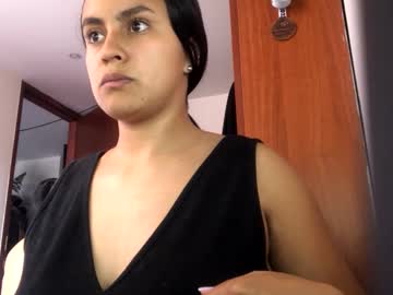 Shanonsex1 Chaturbate stream image from April 29, 2025