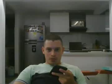 Kenchoo Chaturbate stream image from April 30, 2025