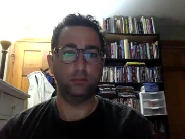 Maxcherrry Chaturbate stream image from April 30, 2025