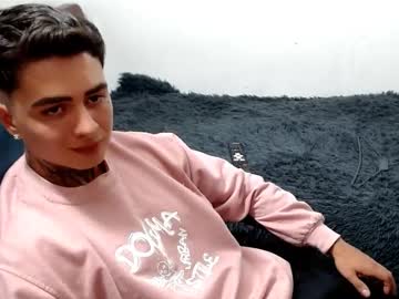 Santi_Ss Chaturbate stream image from April 30, 2025
