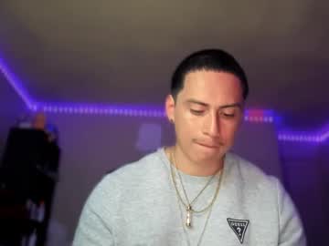 Hung10inch916 Chaturbate stream image from April 30, 2025