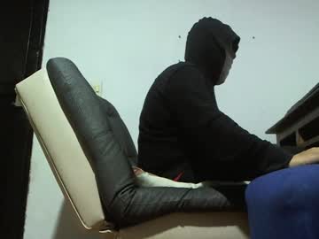 Latinalphamasterr Chaturbate stream image from April 30, 2025