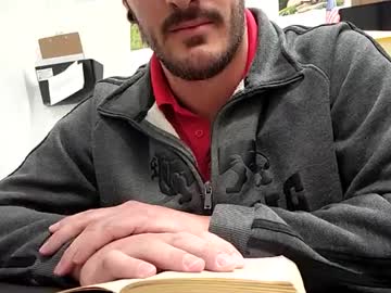 Italianstallion69123 Chaturbate stream image from April 30, 2025