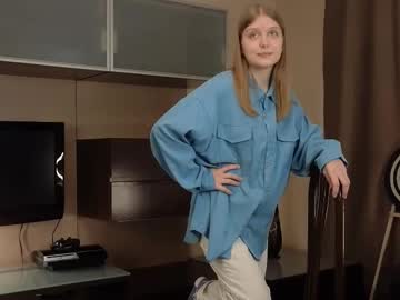 Leilahence Chaturbate stream image from April 30, 2025