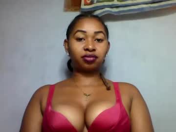 Angela0112 Chaturbate stream image from April 30, 2025