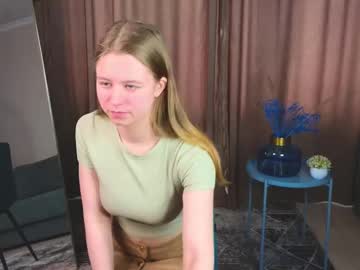Darlinegrass Chaturbate stream image from April 30, 2025