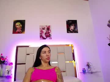 Lunazambrano18 Chaturbate stream image from April 30, 2025