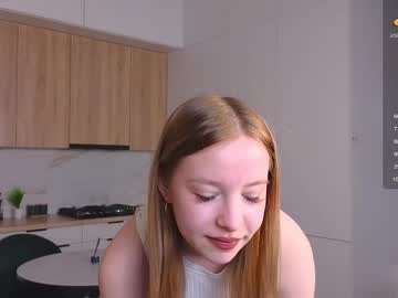 Peachy_Daze Chaturbate stream image from April 30, 2025