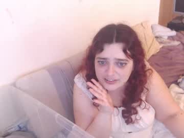 Honeybundle Chaturbate stream image from April 30, 2025