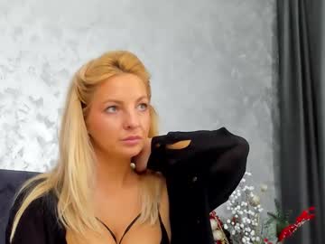 Hotblondebella Chaturbate stream image from April 30, 2025