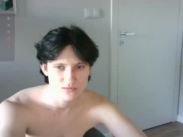 Kvibiii Chaturbate stream image from April 30, 2025