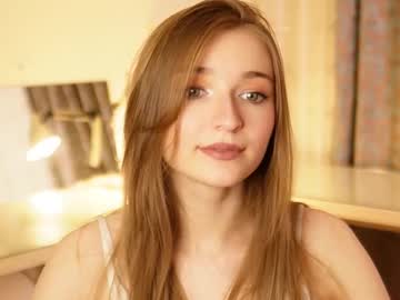Lil_Clover Chaturbate stream image from April 30, 2025