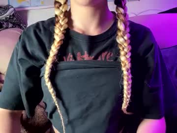 Silkymommi Chaturbate stream image from April 30, 2025