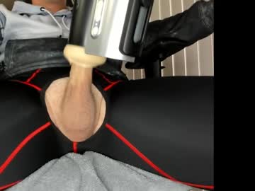 Ryanisa22 Chaturbate stream image from April 30, 2025