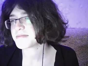 Domdrag0n Chaturbate stream image from April 30, 2025