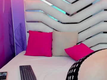 Daphnne_Stone Chaturbate stream image from April 30, 2025