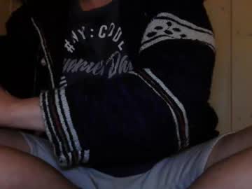 Moonlines Chaturbate stream image from May 01, 2025