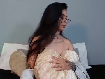 Aurasantos Chaturbate stream image from May 01, 2025