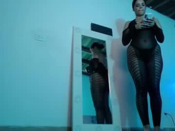 Crystalvans Chaturbate stream image from May 01, 2025