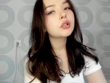 Emmaromantic Chaturbate stream image from May 01, 2025
