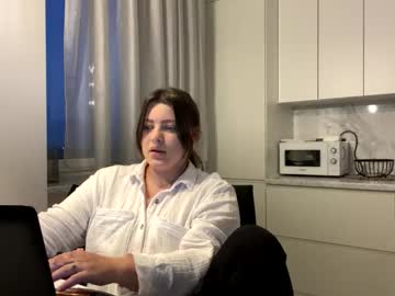 Girl_Leya Chaturbate stream image from May 01, 2025