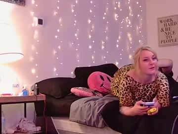 Daniraeanddaddy Chaturbate stream image from May 01, 2025