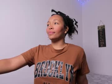 Desty_Y Chaturbate stream image from May 01, 2025