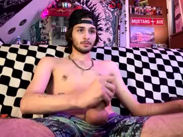 Sexydude420690 Chaturbate stream image from May 01, 2025