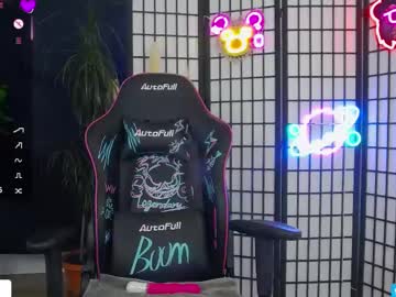 Amyazuree Chaturbate stream image from May 01, 2025