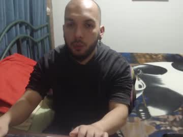 Dinchtcams Chaturbate stream image from May 01, 2025