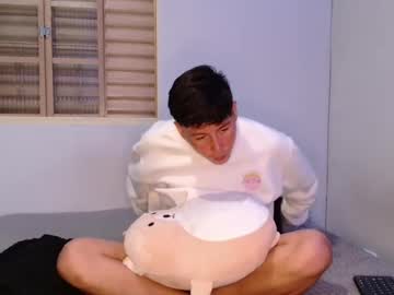 Pervyrodrigo Chaturbate stream image from May 01, 2025