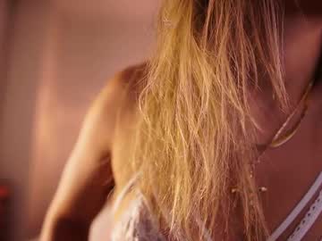 R4veenn Chaturbate stream image from May 01, 2025