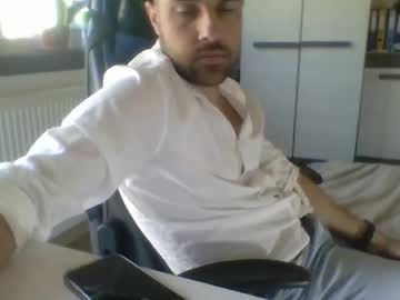 Drratol Chaturbate stream image from May 01, 2025