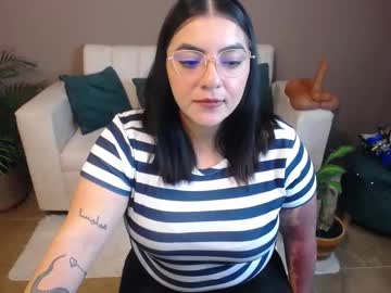 Scarletmoon_Fever Chaturbate stream image from May 01, 2025