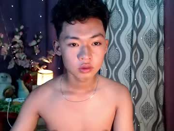 Frunk_Star Chaturbate stream image from May 01, 2025