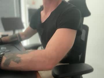 Imposibleeuro Chaturbate stream image from May 01, 2025