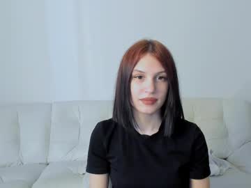 Zelle_Iesel Chaturbate stream image from May 01, 2025