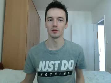 Ajviejen Chaturbate stream image from May 01, 2025
