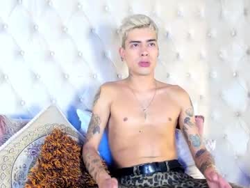 Andrewqc111 Chaturbate stream image from May 01, 2025