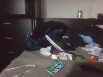 Bronx4rawtops Chaturbate stream image from May 01, 2025