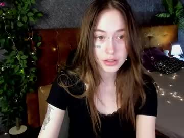 Carolyn_Foxy Chaturbate stream image from May 01, 2025